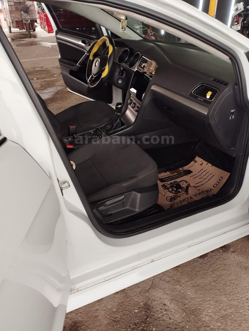 Sahibinden Volkswagen Golf 1.6 TDi BlueMotion Comfortline 2014 Model Diyarbakır 322.000 km Beyaz 4