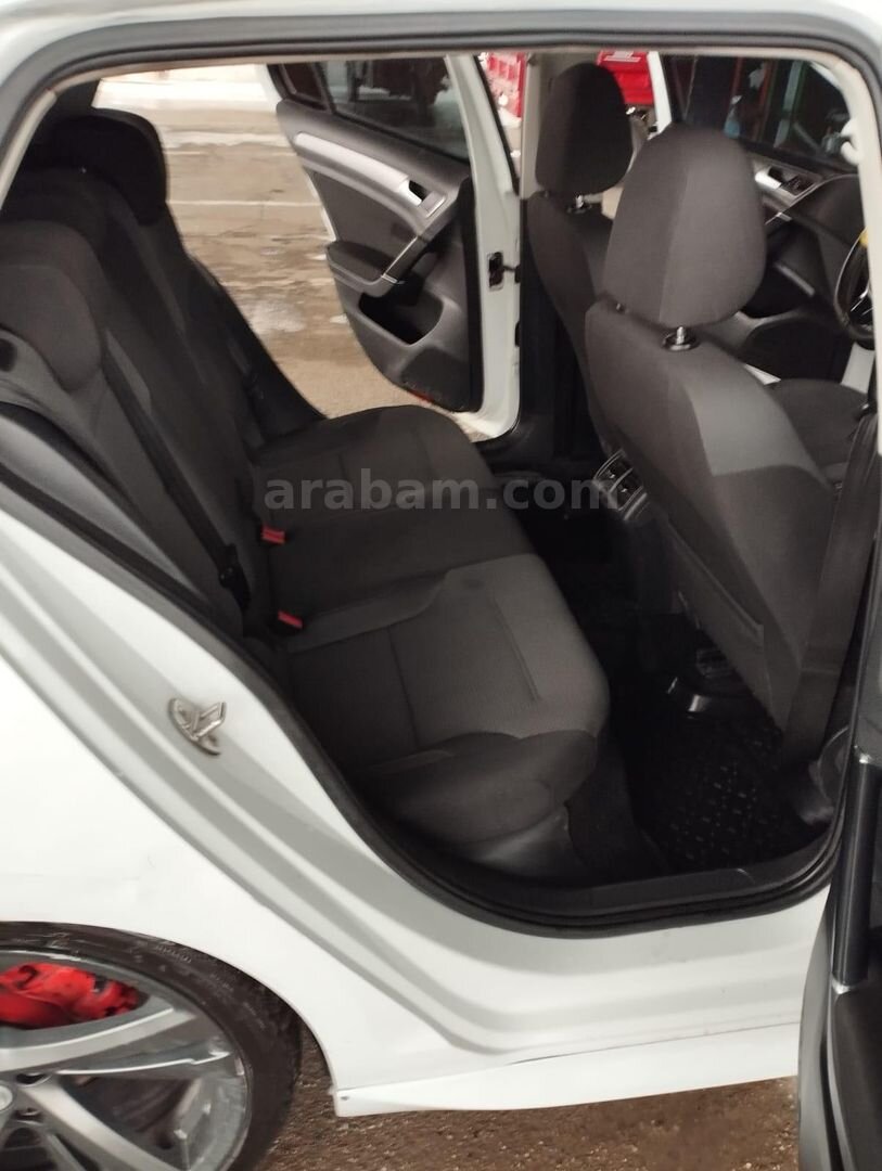 Sahibinden Volkswagen Golf 1.6 TDi BlueMotion Comfortline 2014 Model Diyarbakır 322.000 km Beyaz 6