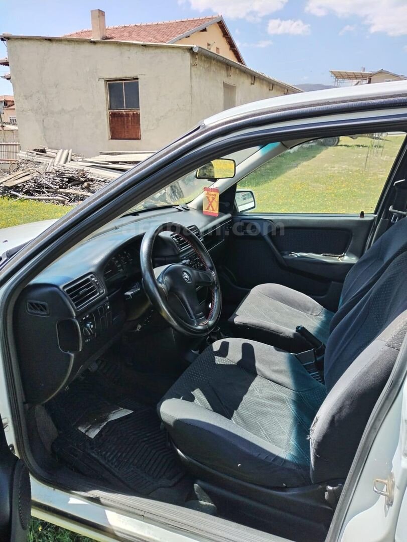 Sahibinden Opel Vectra 2.0 GLS 1994 Model 4