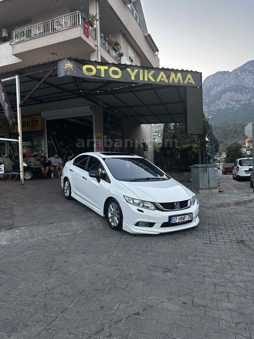 Sahibinden Honda Civic 1.6i VTEC Eco Elegance 2013 Model Antalya 149.000 km Beyaz 6