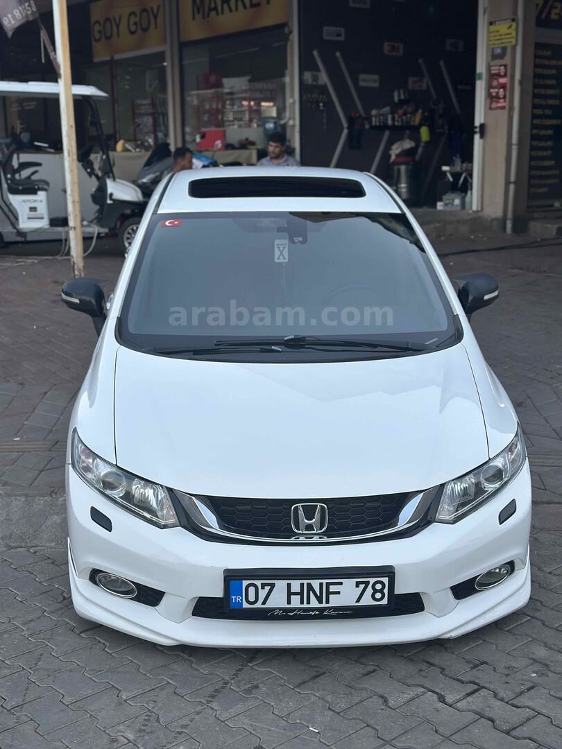 Sahibinden Honda Civic 1.6i VTEC Eco Elegance 2013 Model Antalya 149.000 km Beyaz 4
