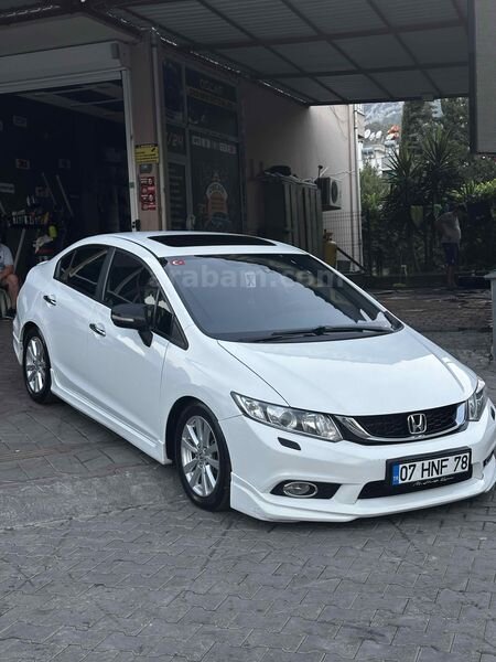 Sahibinden Honda Civic 1.6i VTEC Eco Elegance 2013 Model Antalya 149.000 km Beyaz