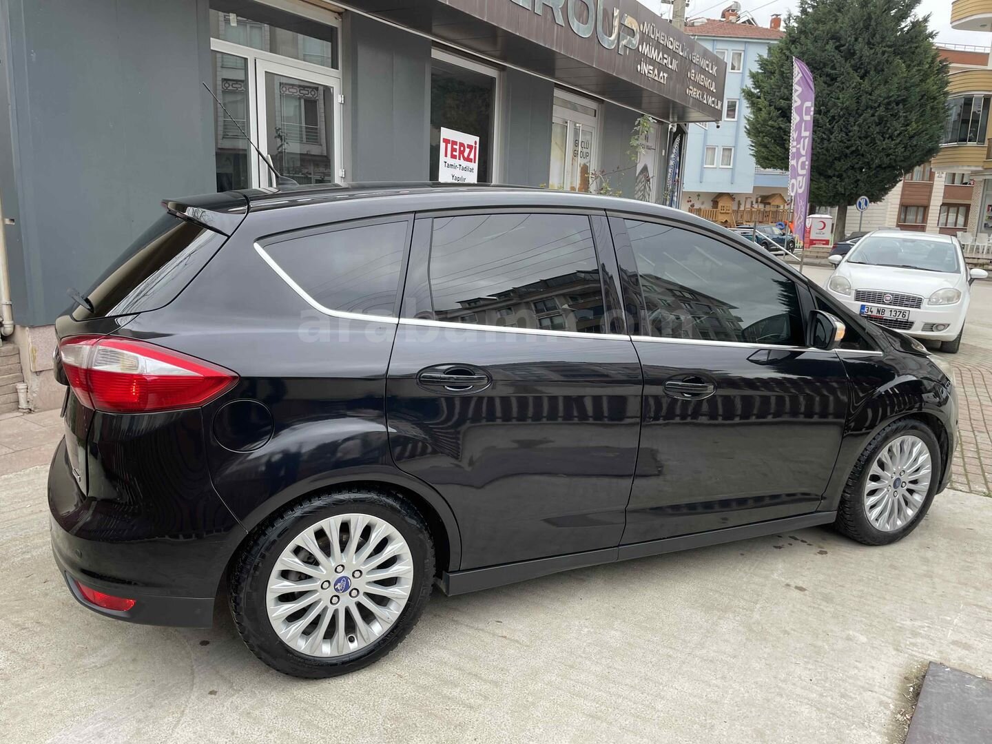 Sahibinden Ford C-Max 1.6 TDCi Titanium X 2011 Model Yalova 251.000 km Siyah 4