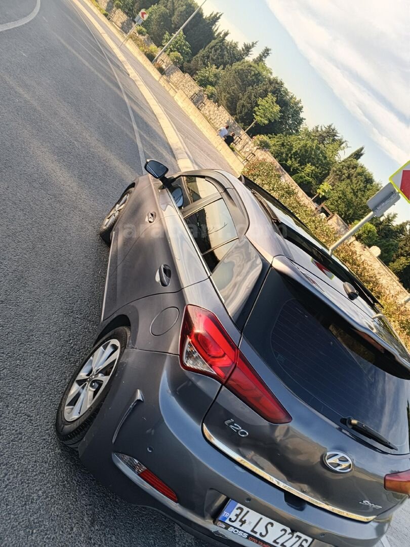 Sahibinden Hyundai i20 1.4 CRDi Style 2015 Model İstanbul 226.000 km Gri 2