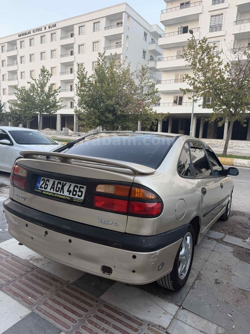 Galeriden Renault Laguna 1.6 RXE 2001 Model Şanlıurfa 320.000 km Altın 3