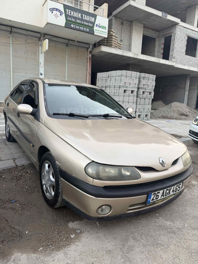Galeriden Renault Laguna 1.6 RXE 2001 Model Şanlıurfa 320.000 km Altın 1