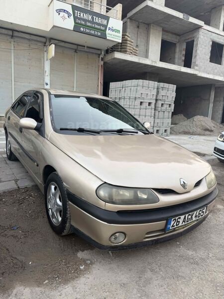 Galeriden Renault Laguna 1.6 RXE 2001 Model Şanlıurfa 320.000 km Altın