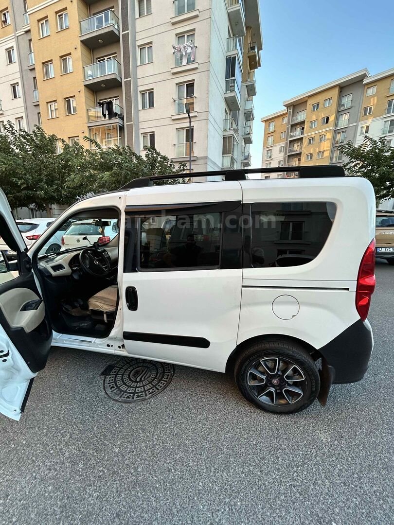 Sahibinden Fiat Doblo Combi 1.3 Multijet Premio 2014 Model 4