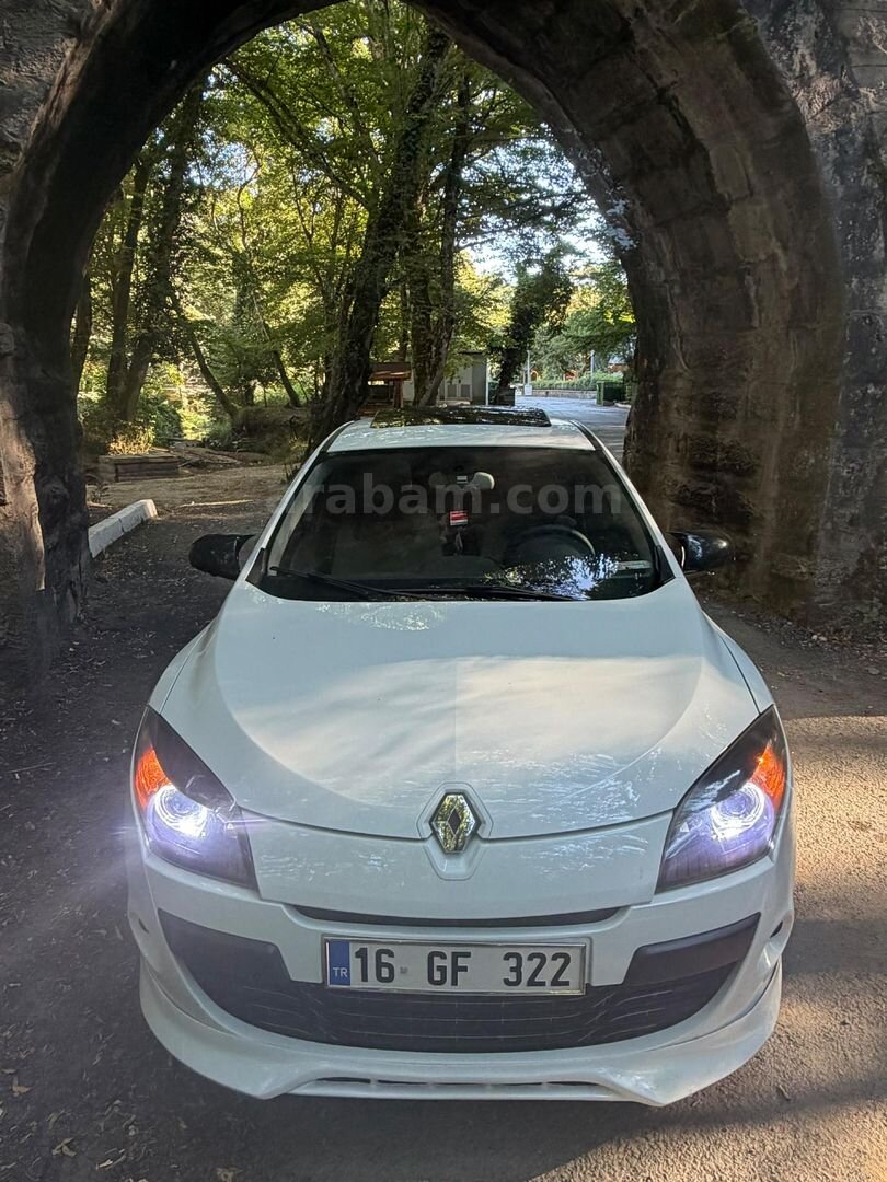 Sahibinden Renault Megane 1.5 dCi Expression 2010 Model İstanbul 163.000 km Beyaz 4