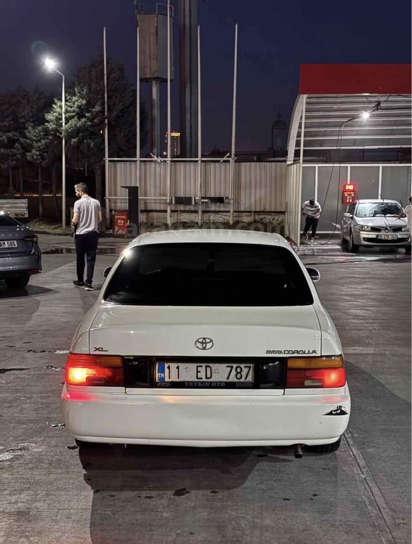 Sahibinden Toyota Corolla 1.3 XL 1997 Model İstanbul 240.000 km Beyaz 2