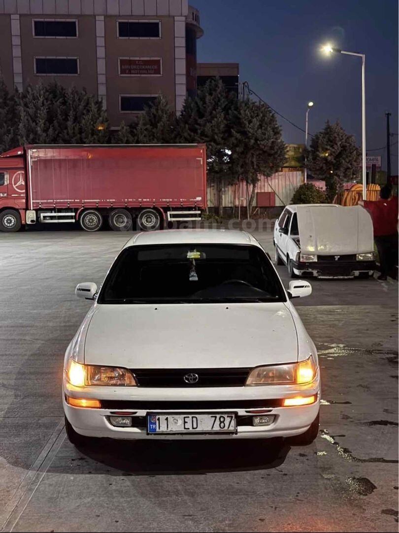 Sahibinden Toyota Corolla 1.3 XL 1997 Model İstanbul 240.000 km Beyaz 1