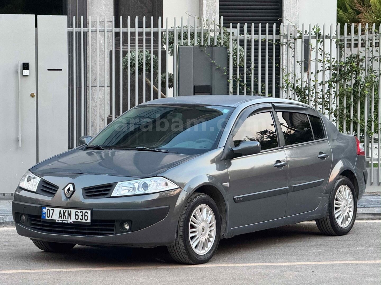 Sahibinden Renault Megane 1.4 Authentique 2006 Model Antalya 341.000 km Füme 2