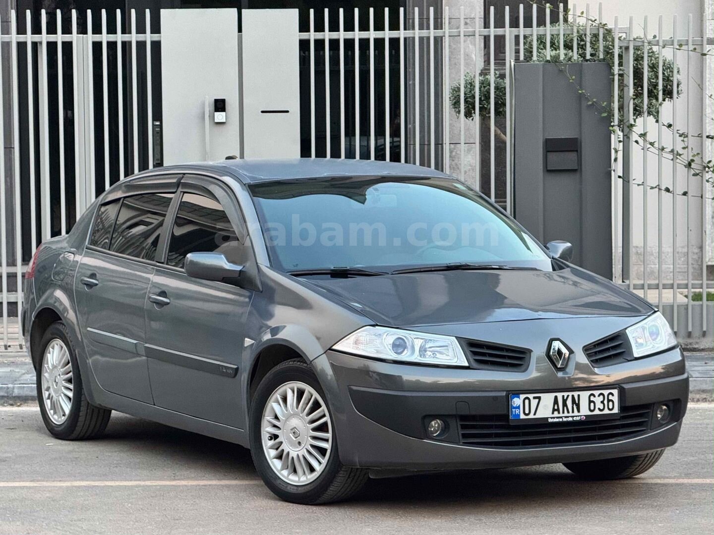 Sahibinden Renault Megane 1.4 Authentique 2006 Model Antalya 341.000 km Füme 3