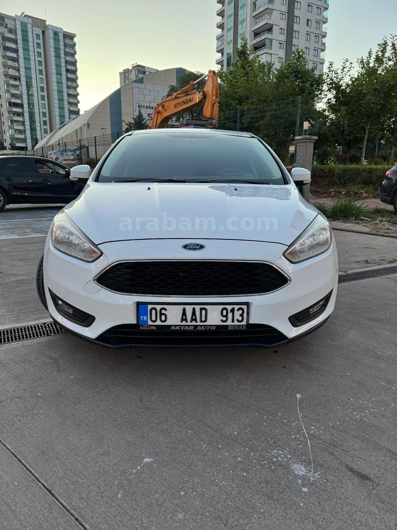 Sahibinden Ford Focus 1.5 TDCi Trend X 2015 Model Diyarbakır 302.000 km Beyaz 3