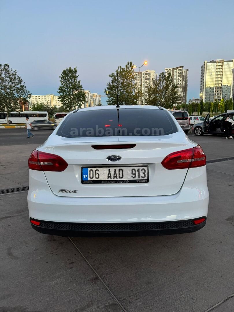 Sahibinden Ford Focus 1.5 TDCi Trend X 2015 Model Diyarbakır 302.000 km Beyaz 7