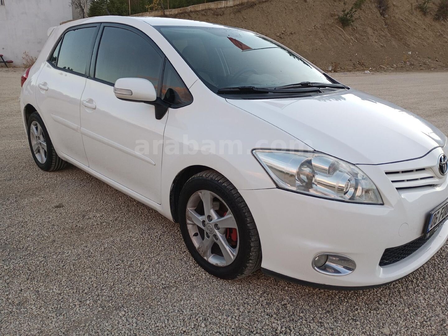 Galeriden Toyota Auris 1.4 D-4D Comfort Extra 2012 Model Antalya 227.000 km Beyaz 6