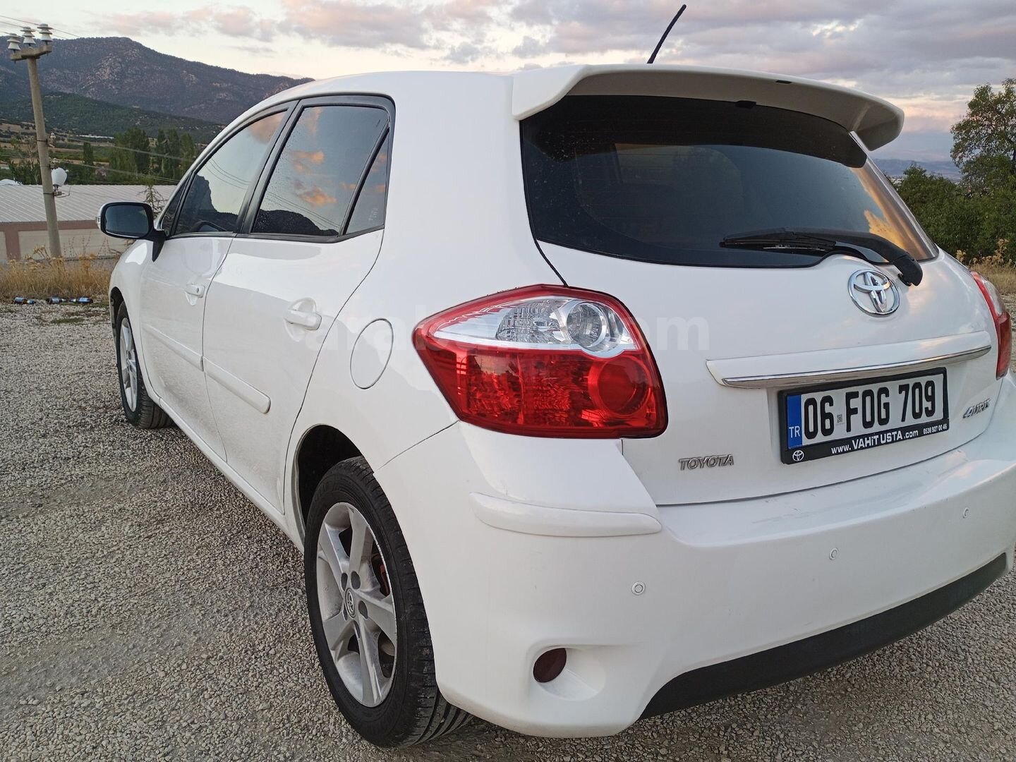 Galeriden Toyota Auris 1.4 D-4D Comfort Extra 2012 Model Antalya 227.000 km Beyaz 4