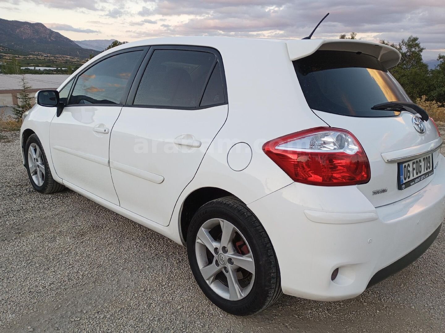 Galeriden Toyota Auris 1.4 D-4D Comfort Extra 2012 Model Antalya 227.000 km Beyaz 1