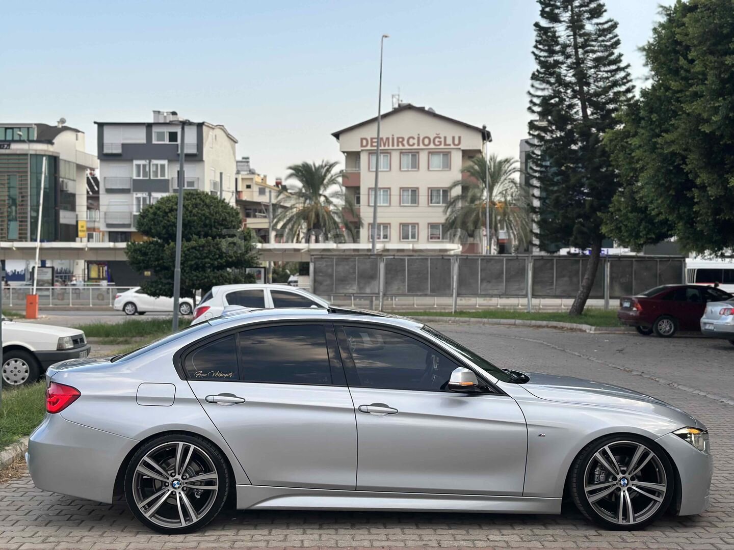 Sahibinden BMW 3 Serisi 320i ED 40th Year Edition 2015 Model Antalya 169.000 km Gri 4