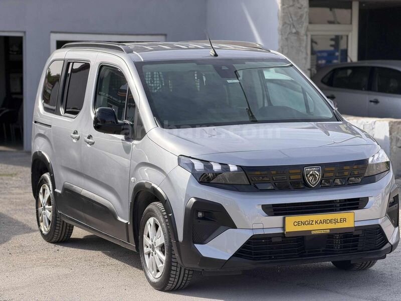 Galeriden Peugeot Rifter 1.5 BlueHDI Allure 2024 Model Van