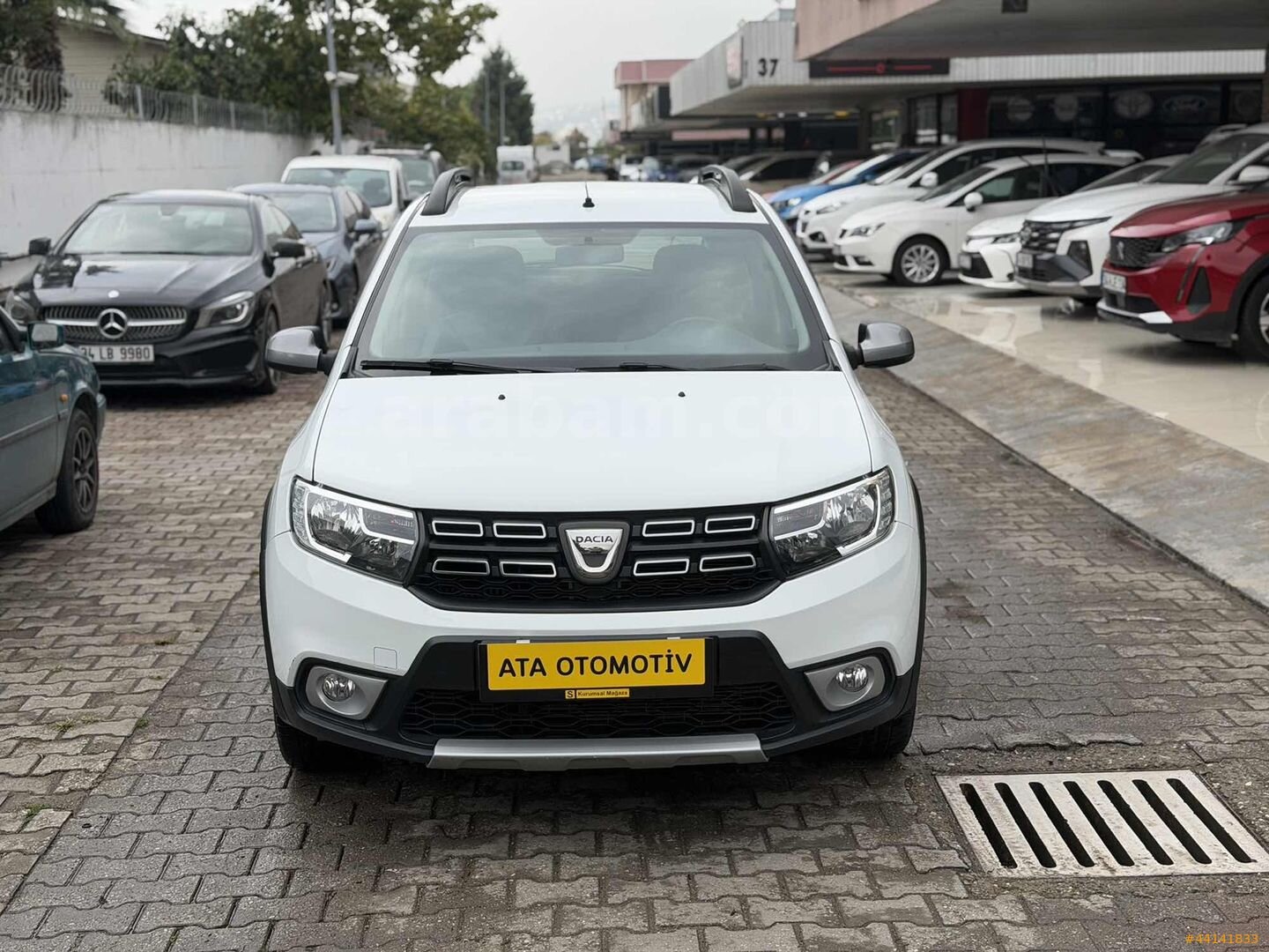 Galeriden Dacia Sandero 0.9 TCe Stepway Easy-R 2020 Model Kocaeli 40.550 km Beyaz 2