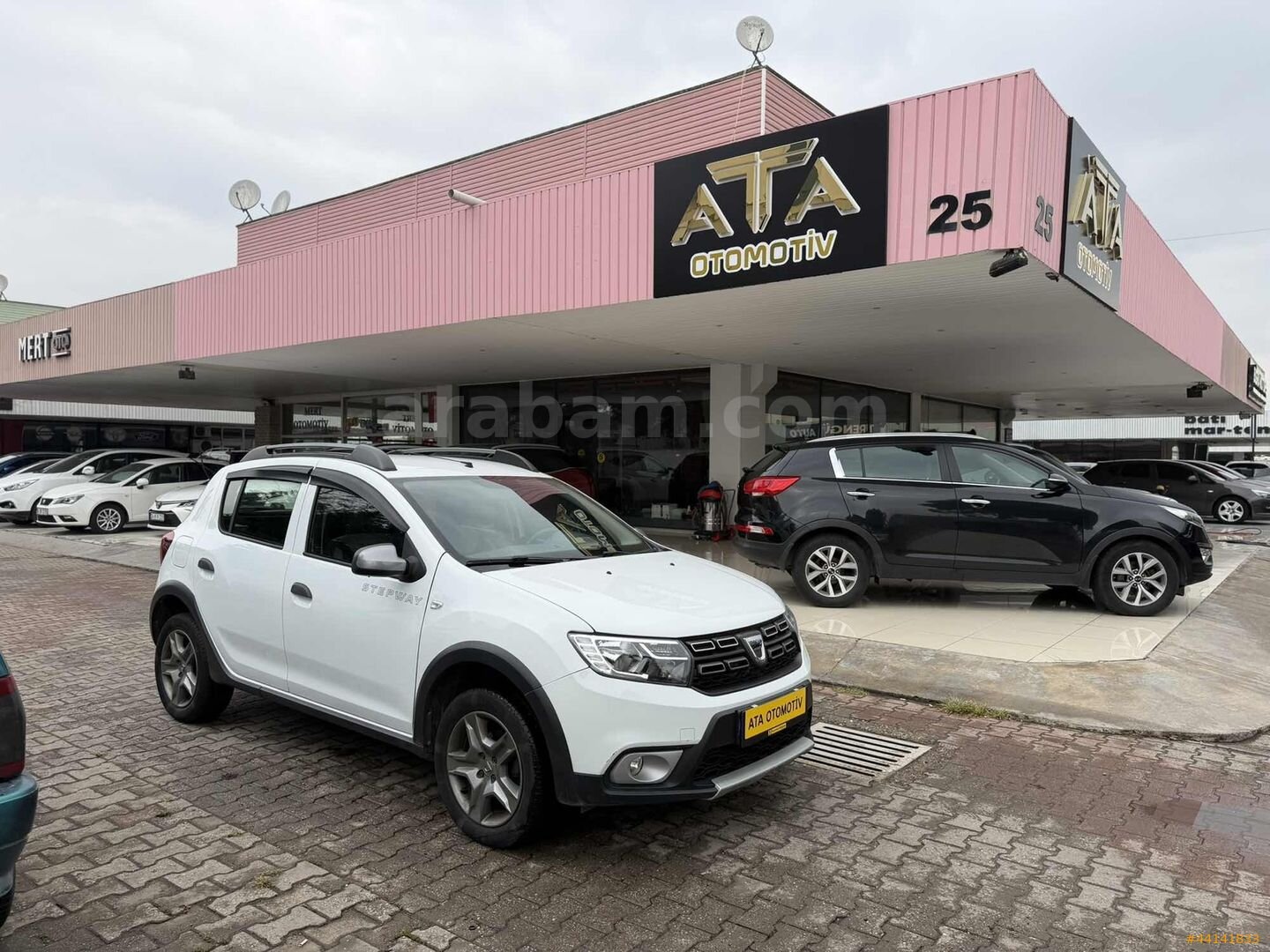Galeriden Dacia Sandero 0.9 TCe Stepway Easy-R 2020 Model Kocaeli 40.550 km Beyaz 1