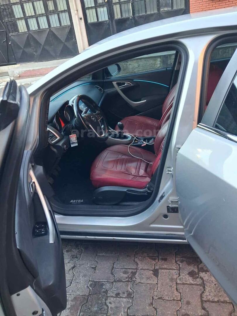 Sahibinden Opel Astra 1.4 T Sport 2011 Model İstanbul 202.000 km Gri (Gümüş) 5