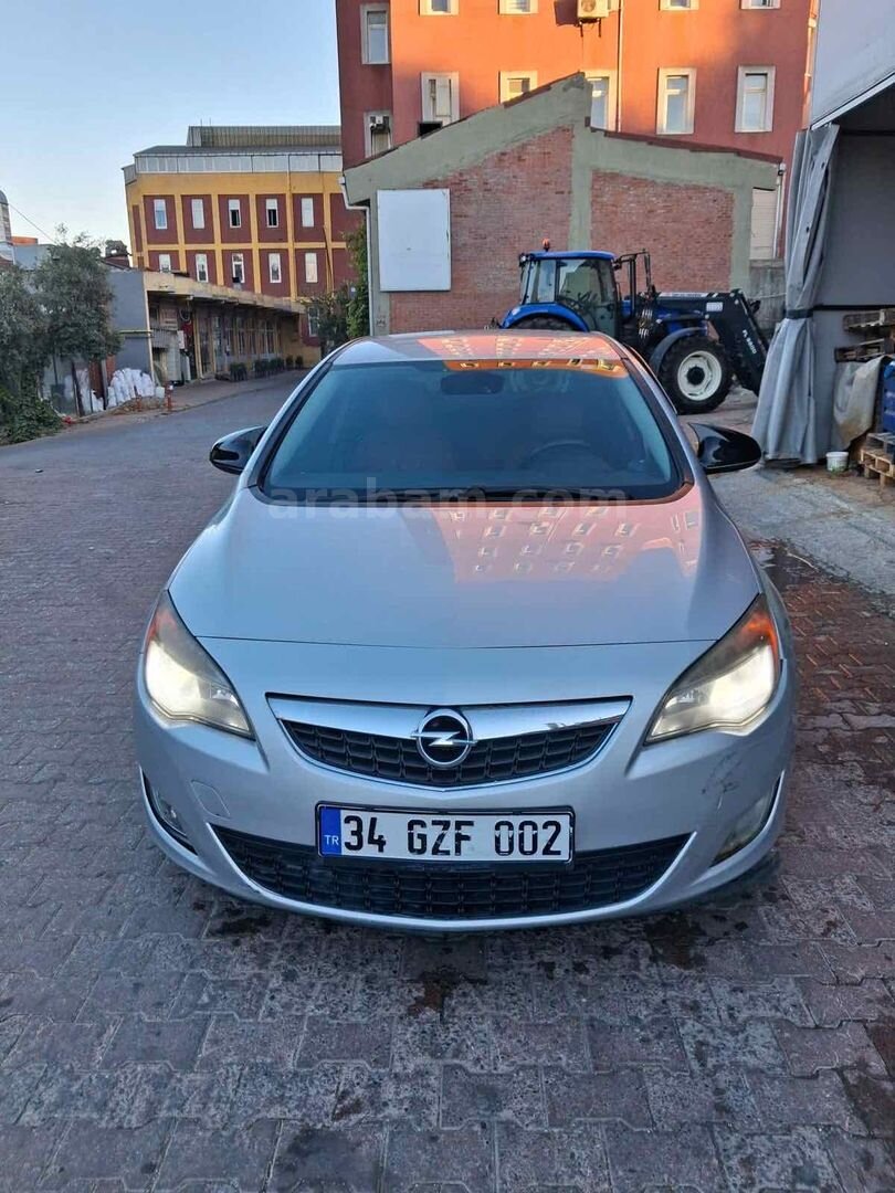 Sahibinden Opel Astra 1.4 T Sport 2011 Model İstanbul 202.000 km Gri (Gümüş) 1
