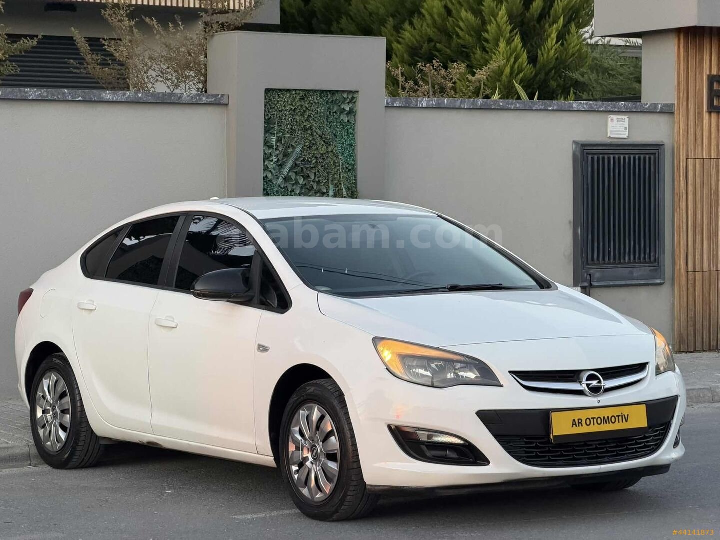 Galeriden Opel Astra 1.6 CDTI Business 2014 Model İstanbul 206.000 km Beyaz 1