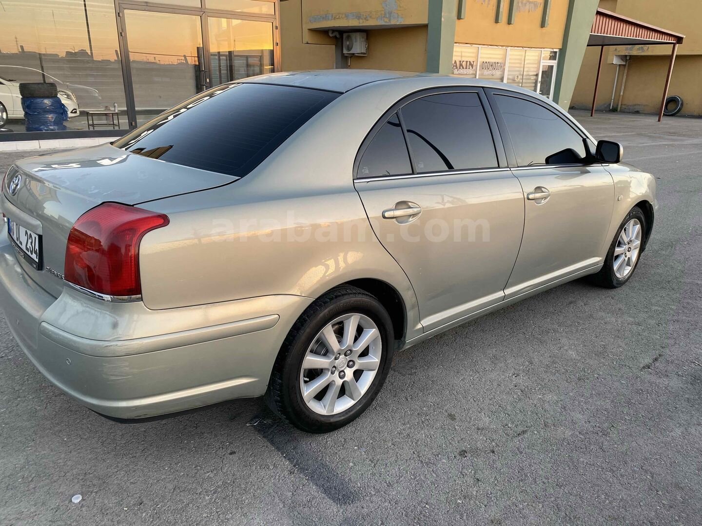 Sahibinden Toyota Avensis 1.6 Elegant 2004 Model Van 408.000 km Bej 4