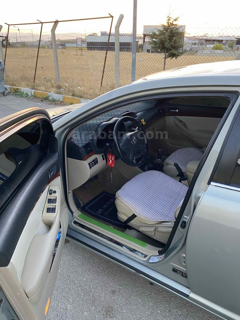 Sahibinden Toyota Avensis 1.6 Elegant 2004 Model Van 408.000 km Bej 6