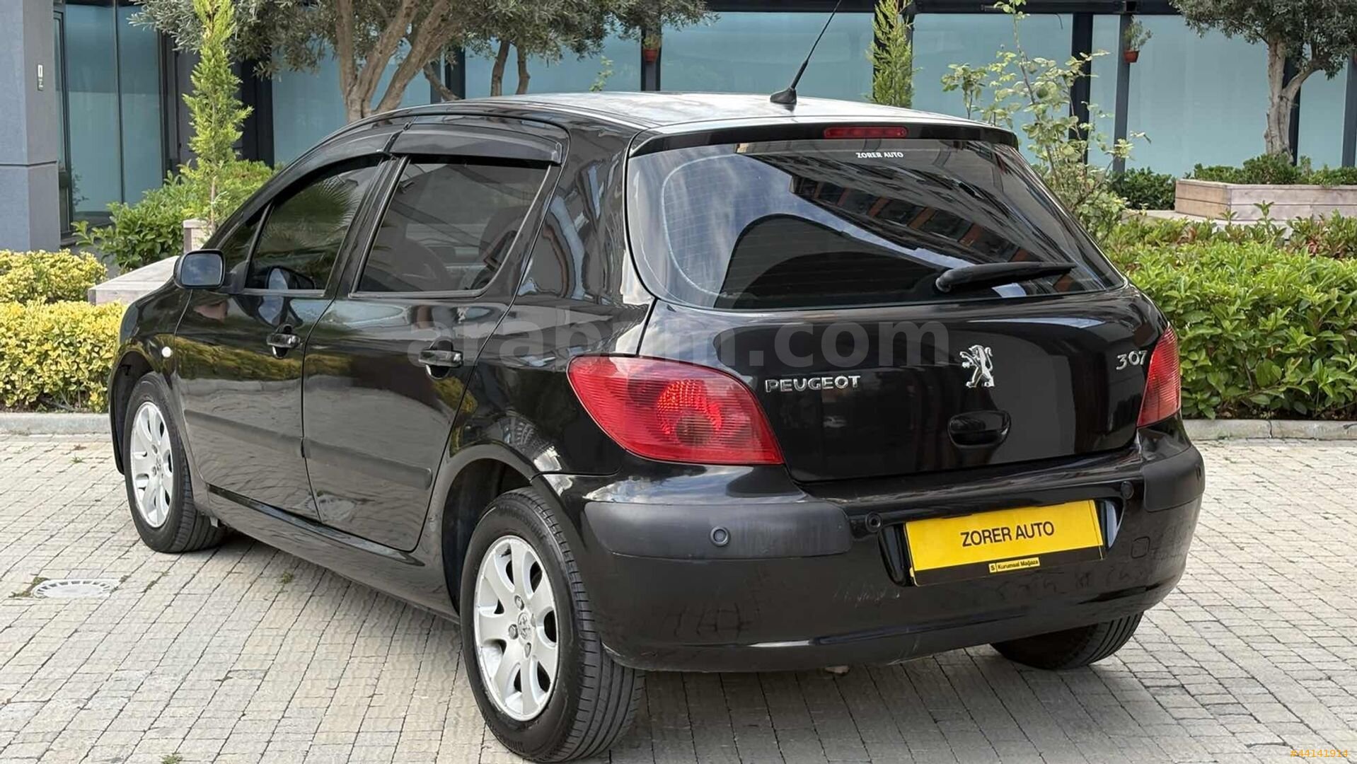 Galeriden Peugeot 307 1.6 XT 2004 Model İstanbul 180.000 km Siyah 4