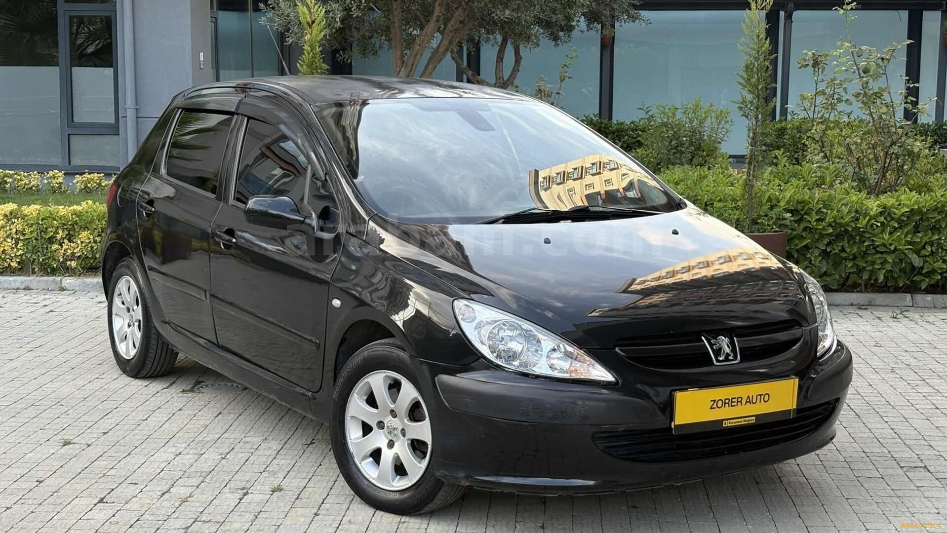 Galeriden Peugeot 307 1.6 XT 2004 Model İstanbul 180.000 km Siyah 1