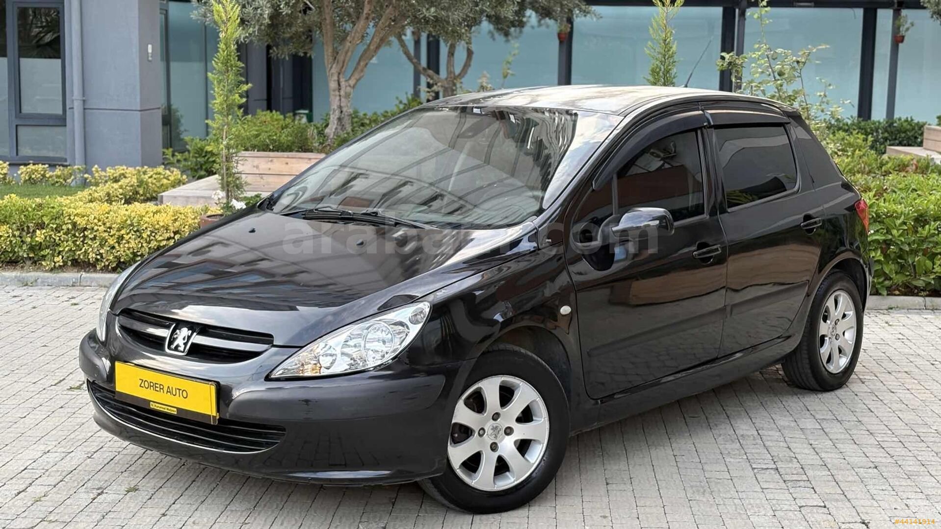 Galeriden Peugeot 307 1.6 XT 2004 Model İstanbul 180.000 km Siyah 3