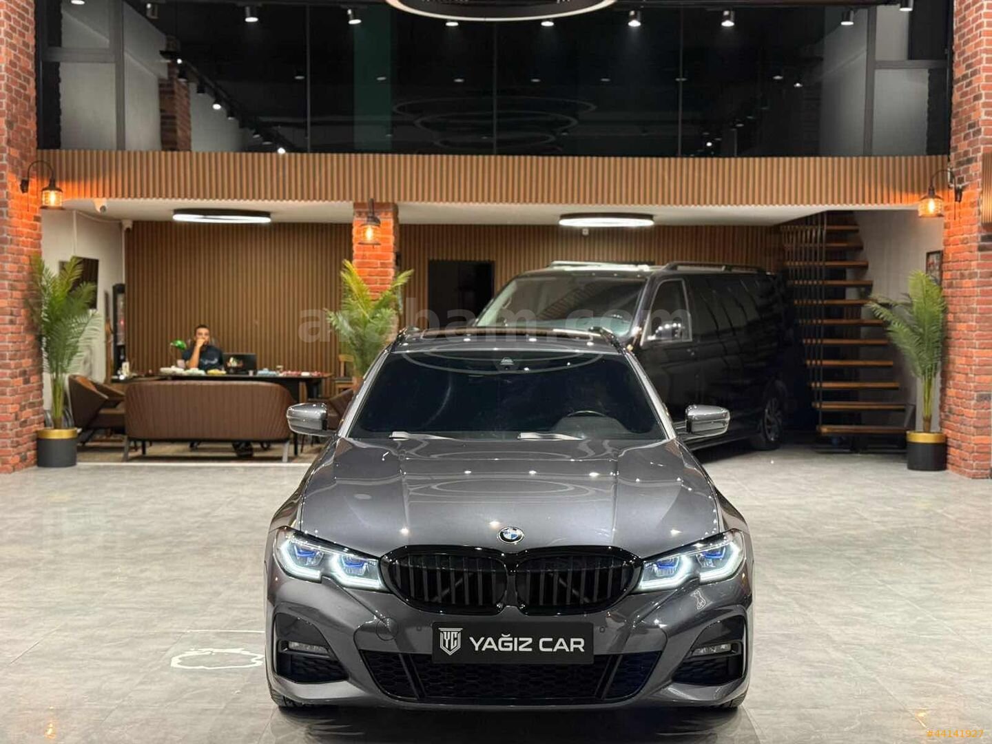 Galeriden BMW 3 Serisi 320d xDrive M Sport 2022 Model İstanbul 57.500 km Füme 2