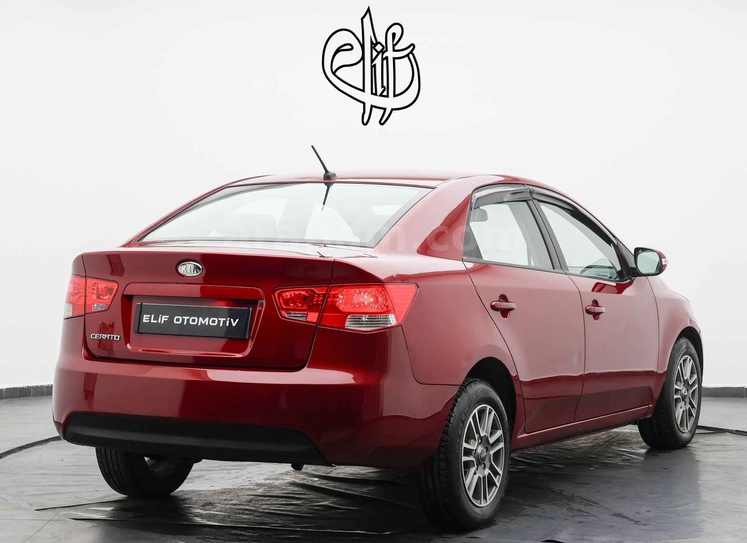 Galeriden Kia Cerato 1.6 GSL Comfort 2011 Model Sakarya 263.000 km Kırmızı 6
