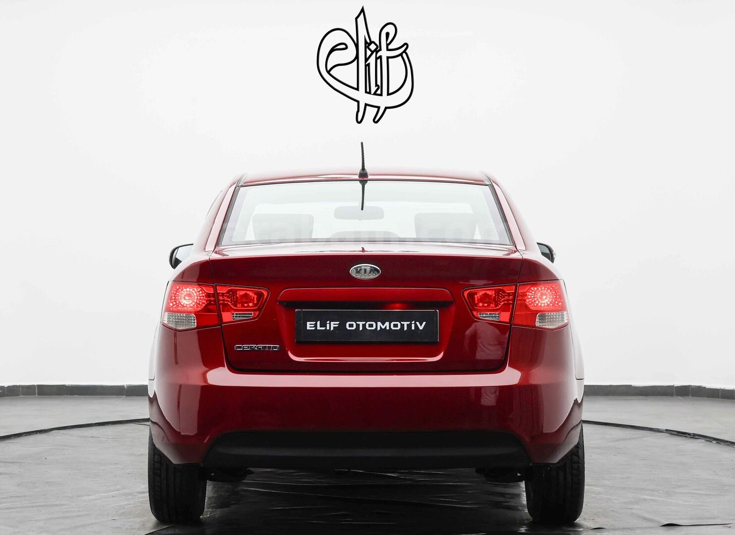 Galeriden Kia Cerato 1.6 GSL Comfort 2011 Model Sakarya 263.000 km Kırmızı 5