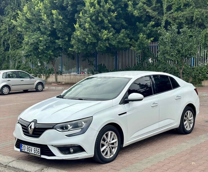 Galeriden Renault Megane 1.5 dCi Touch Plus 2019 Model Mersin 188.000 km Beyaz