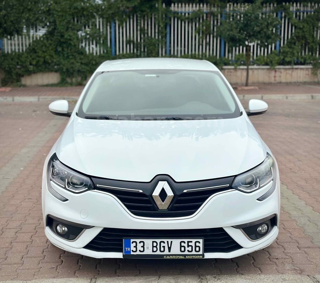 Galeriden Renault Megane 1.5 dCi Touch Plus 2019 Model Mersin 188.000 km Beyaz 2