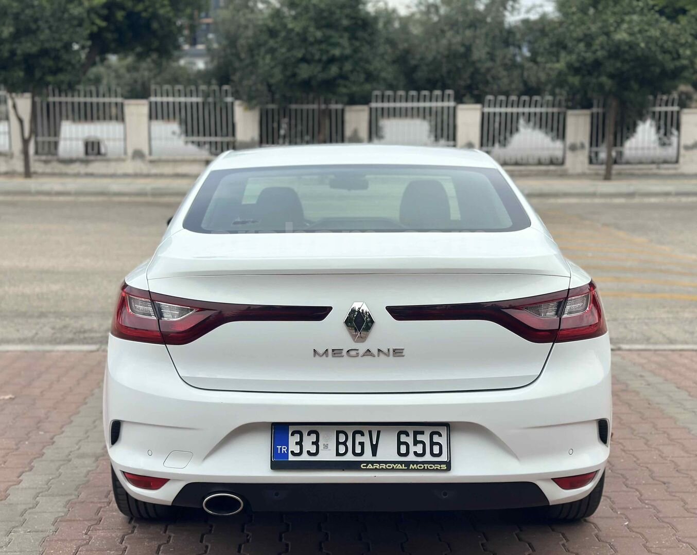 Galeriden Renault Megane 1.5 dCi Touch Plus 2019 Model Mersin 188.000 km Beyaz 6