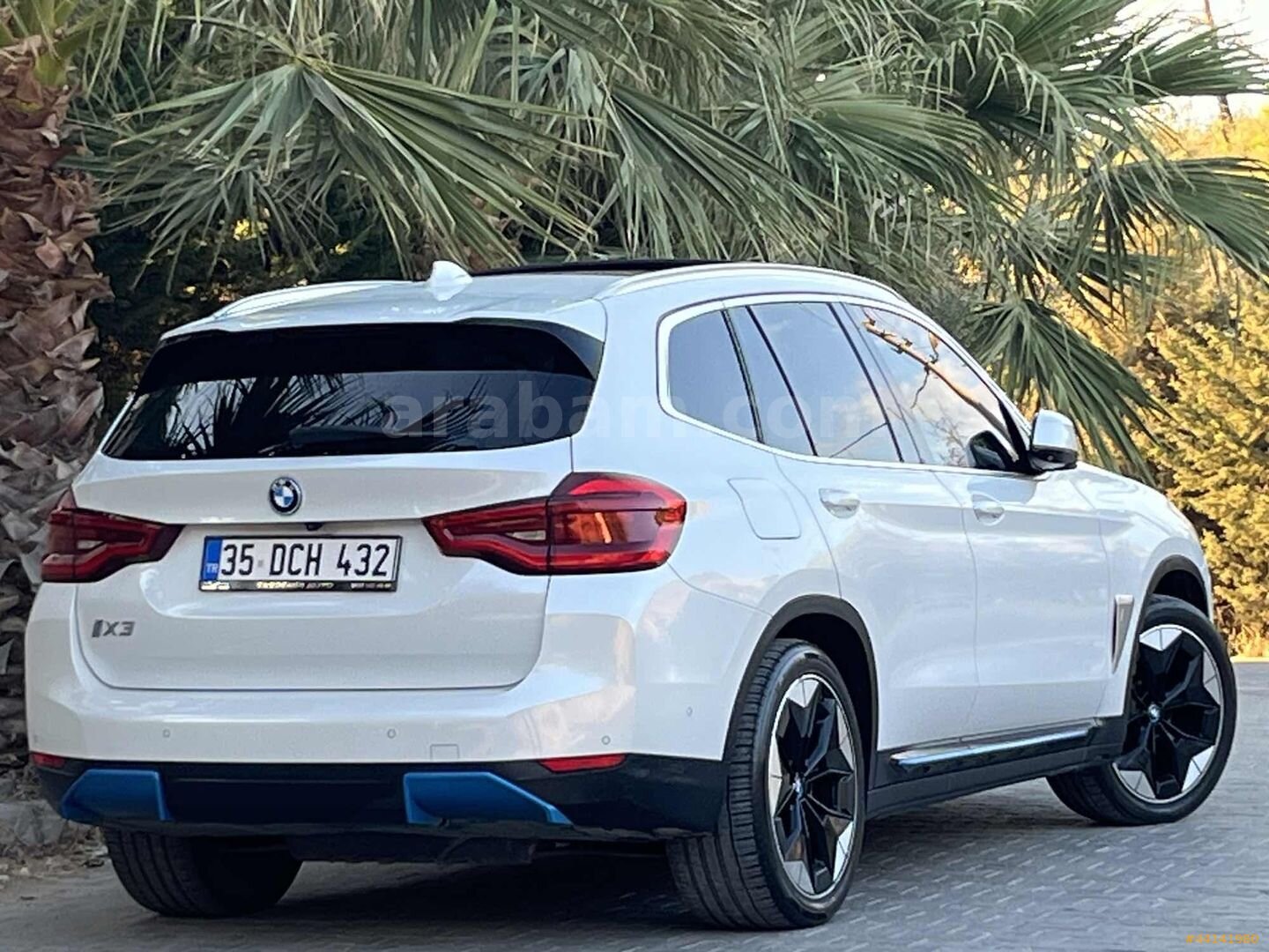 Dostlar İzmir otomotiv den ix3 hatasız boyasız değişen siz 6