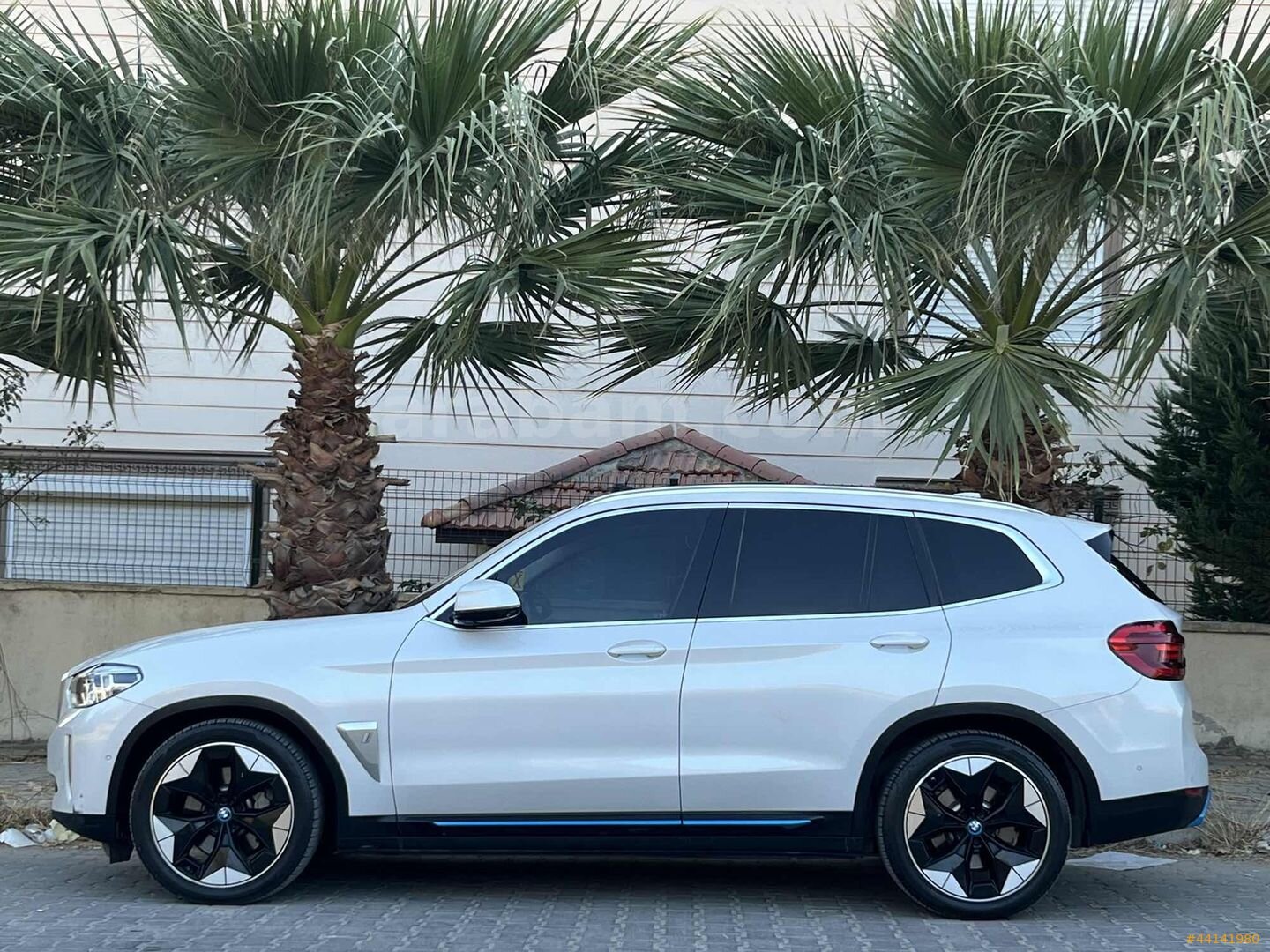 Dostlar İzmir otomotiv den ix3 hatasız boyasız değişen siz 5