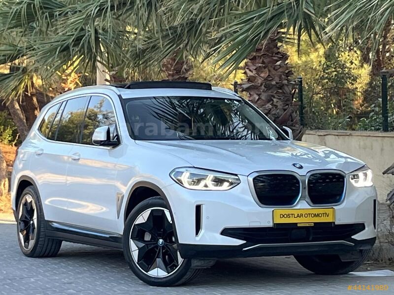 Dostlar İzmir otomotiv den ix3 hatasız boyasız değişen siz