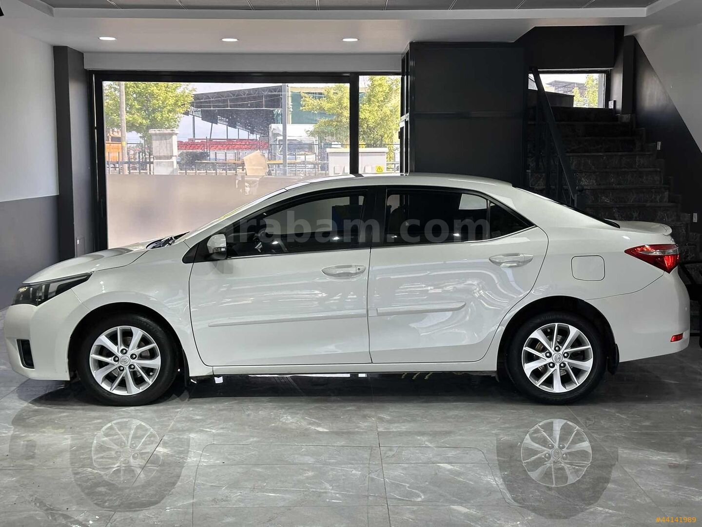 Galeriden Toyota Corolla 1.4 D-4D Advance 2013 Model Aksaray 144.000 km Beyaz 4