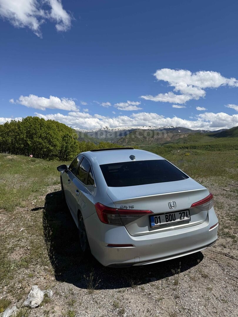 Sahibinden Honda Civic 1.5 i-VTEC Eco Executive Plus 2022 Model Diyarbakır 101.500 km Gri (metalik) 3