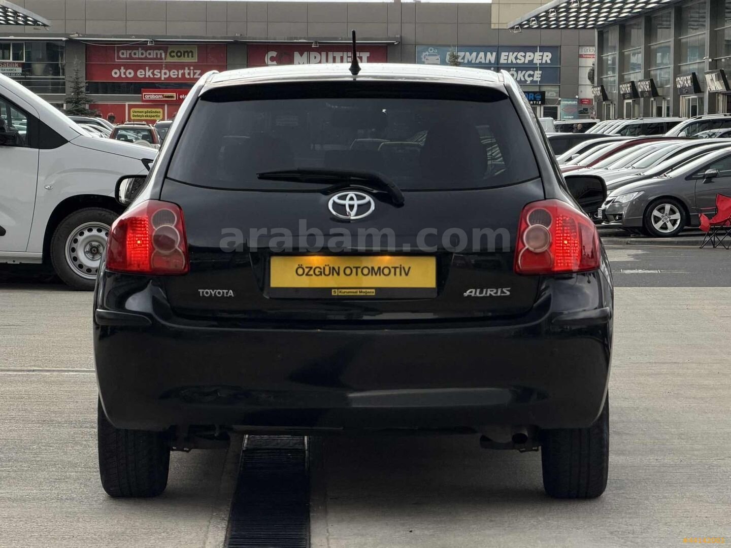 Galeriden Toyota Auris 1.6 Elegant 2010 Model Ankara 137.000 km Siyah 5