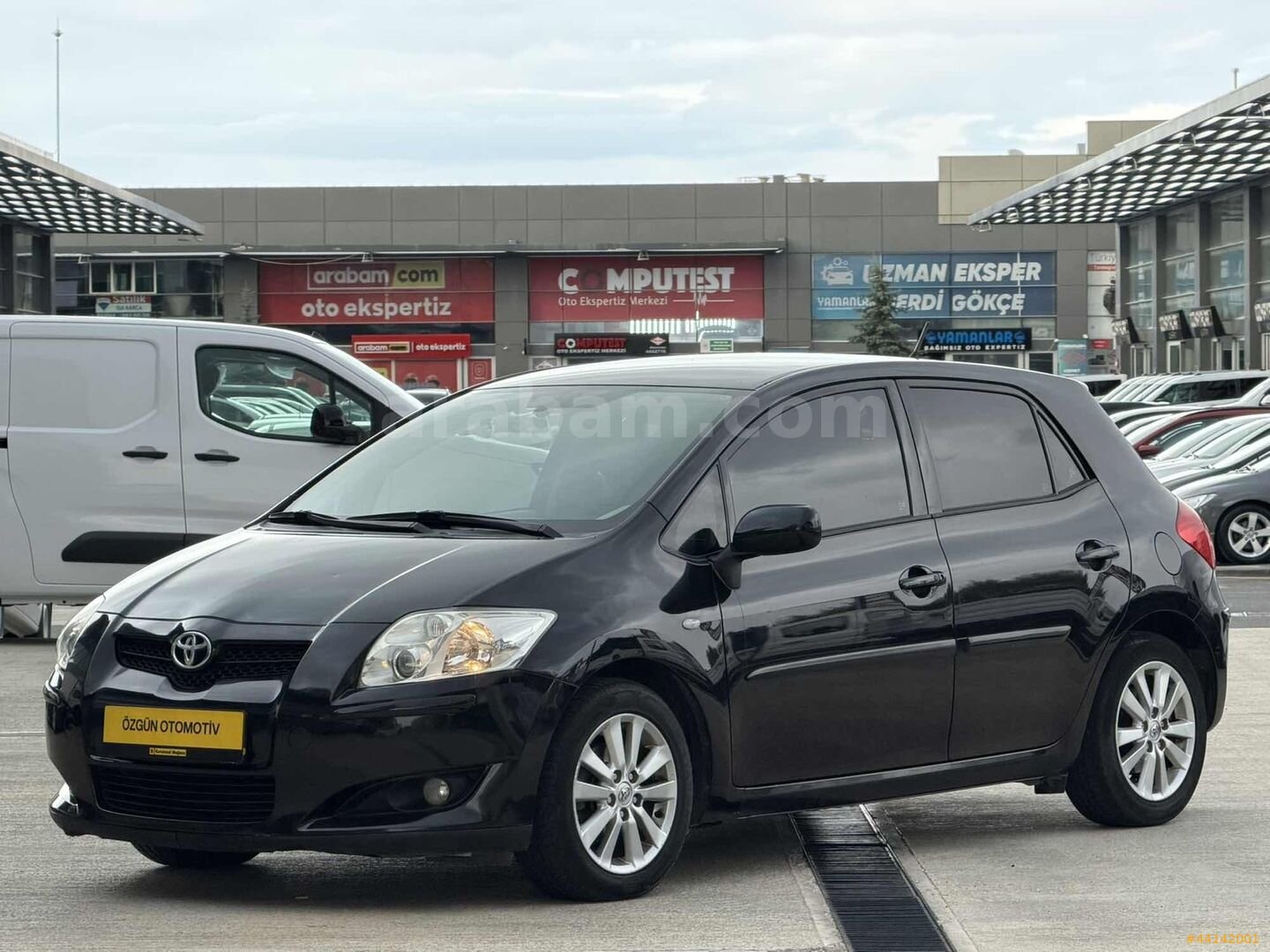 Galeriden Toyota Auris 1.6 Elegant 2010 Model Ankara 137.000 km Siyah 2