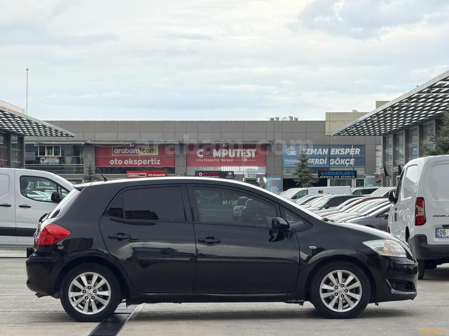 Galeriden Toyota Auris 1.6 Elegant 2010 Model Ankara 137.000 km Siyah 7