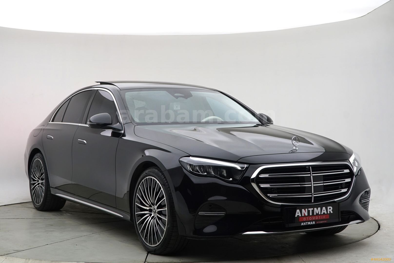 Galeriden Mercedes - Benz E 180 Edition 1 Exclusive 2025 Model Antalya 17.000 km Siyah 3