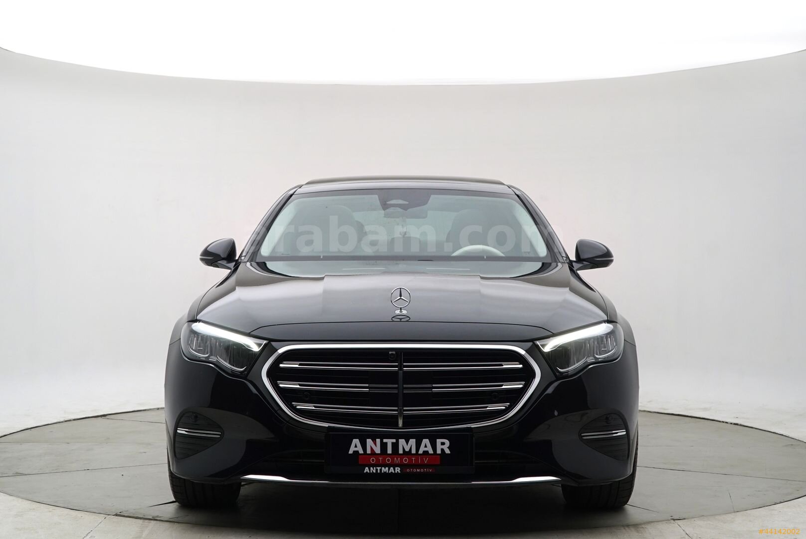 Galeriden Mercedes - Benz E 180 Edition 1 Exclusive 2025 Model Antalya 17.000 km Siyah 2